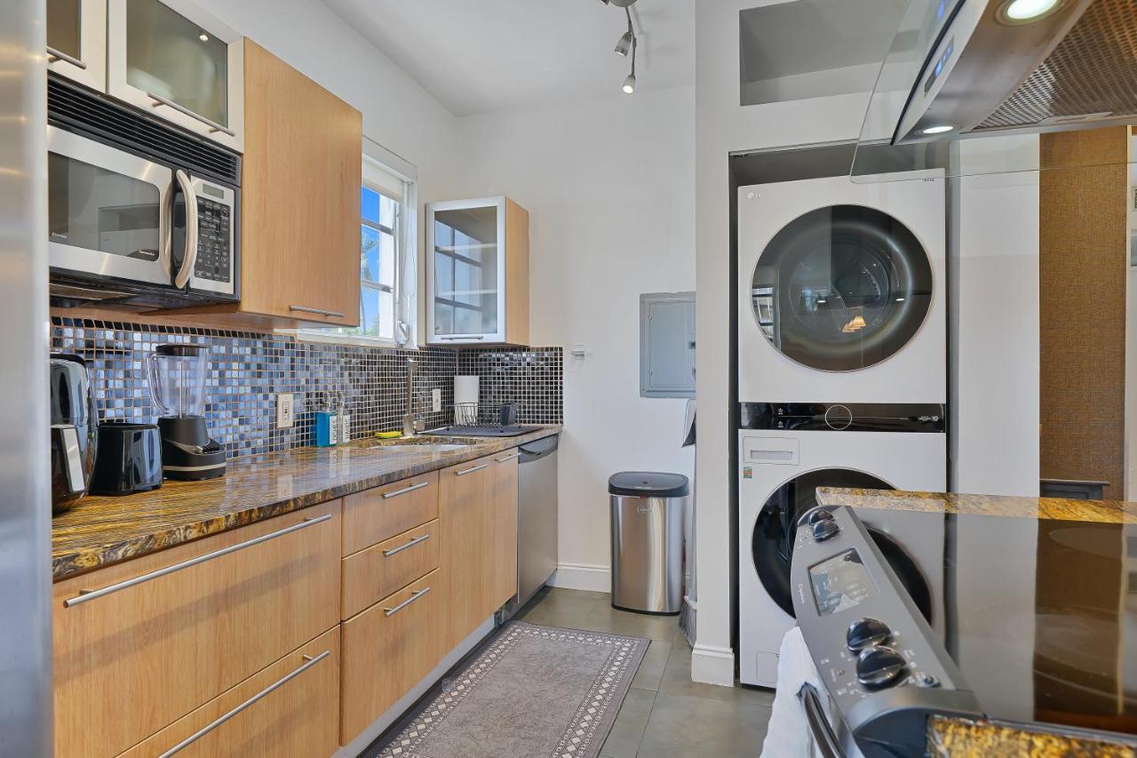 Appartamento Large & Bright Sleep Up To 8 Only 2Min From Ocean! Miami Beach Esterno foto