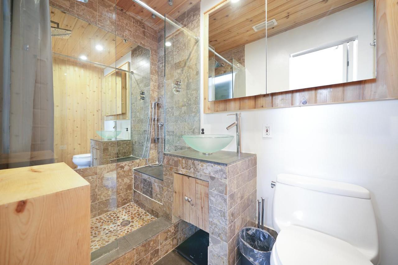 Appartamento Large & Bright Sleep Up To 8 Only 2Min From Ocean! Miami Beach Esterno foto