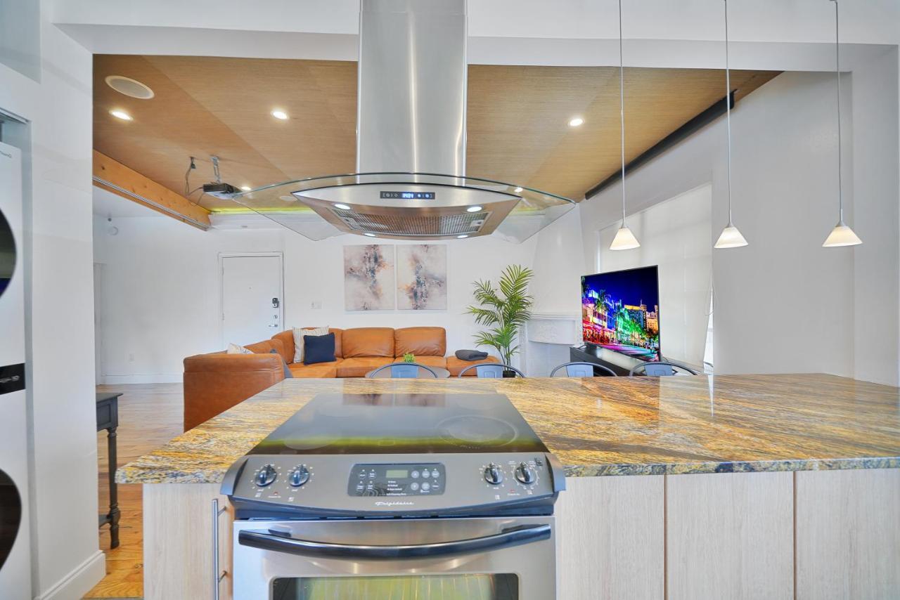 Appartamento Large & Bright Sleep Up To 8 Only 2Min From Ocean! Miami Beach Esterno foto